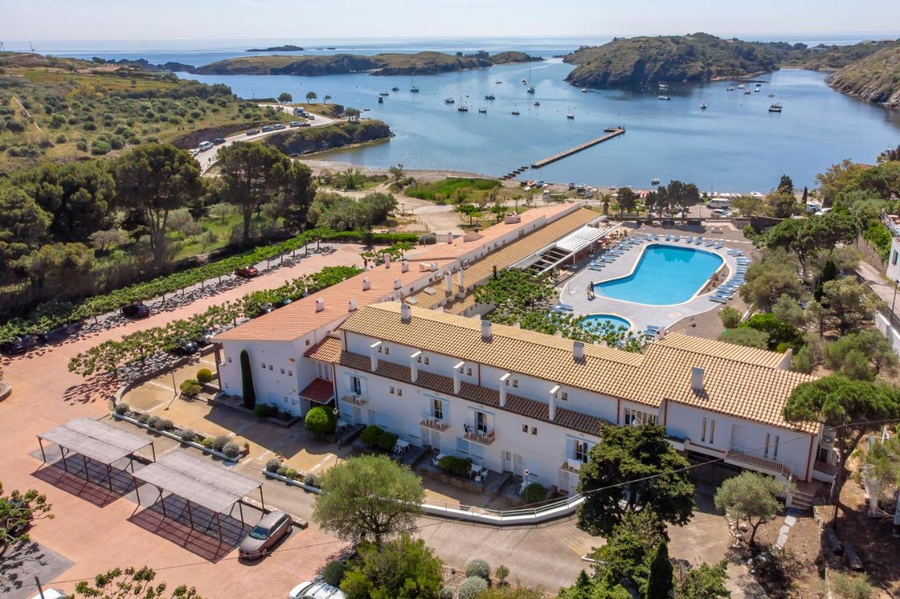 Hotel Calina Cadaques Bagian luar foto