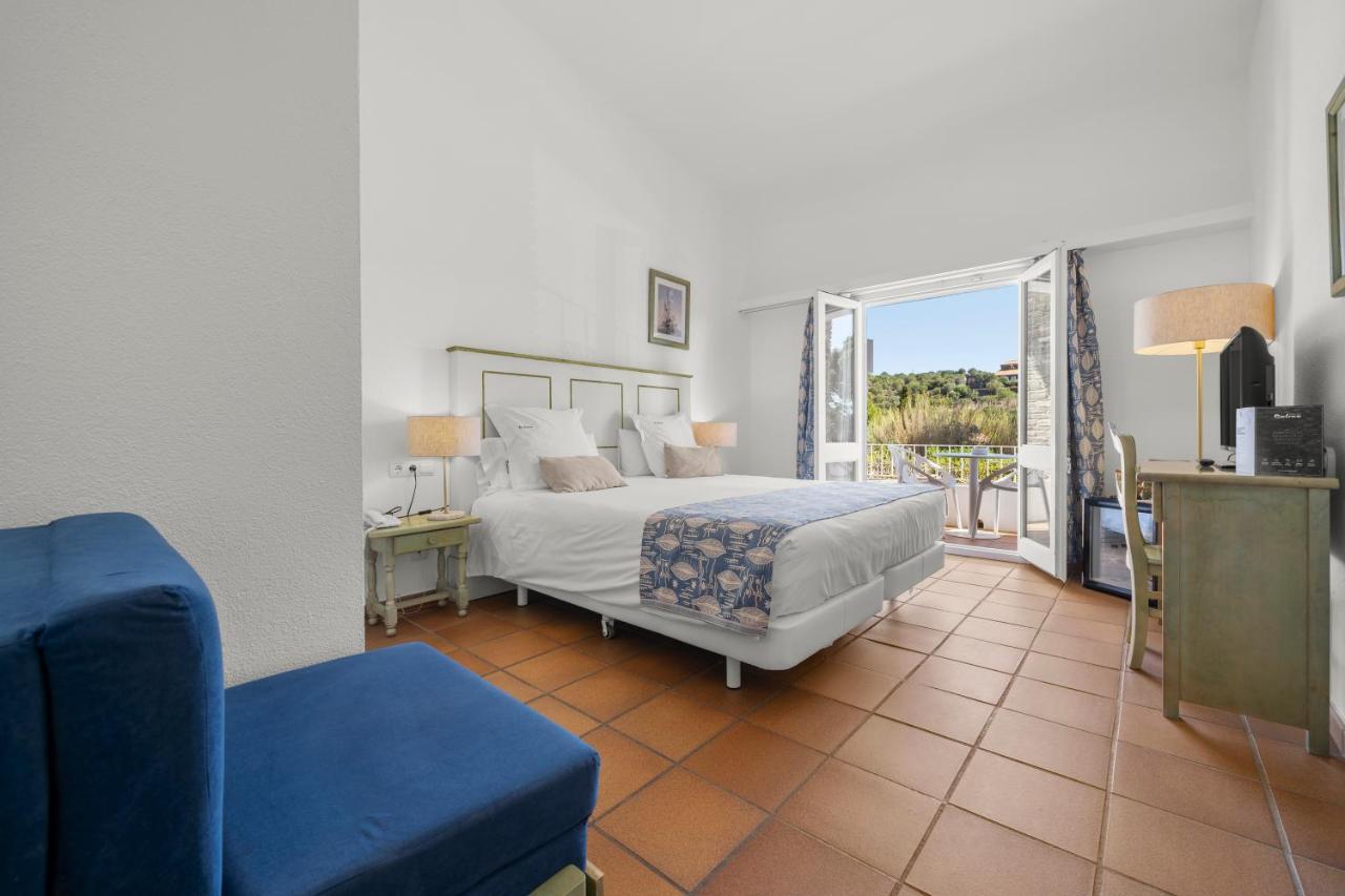 Hotel Calina Cadaques Bagian luar foto