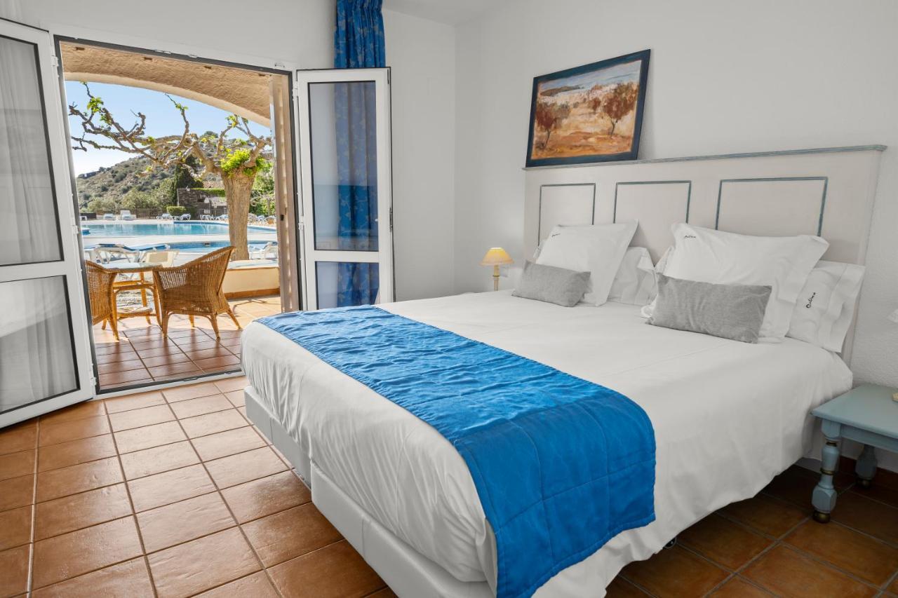 Hotel Calina Cadaques Bagian luar foto