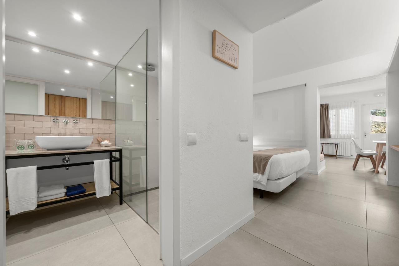 Hotel Calina Cadaques Bagian luar foto