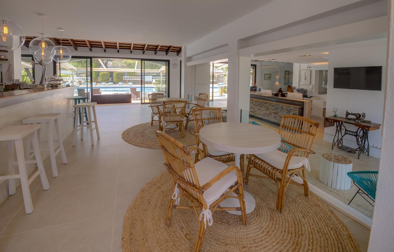 Hotel Calina Cadaques Bagian luar foto