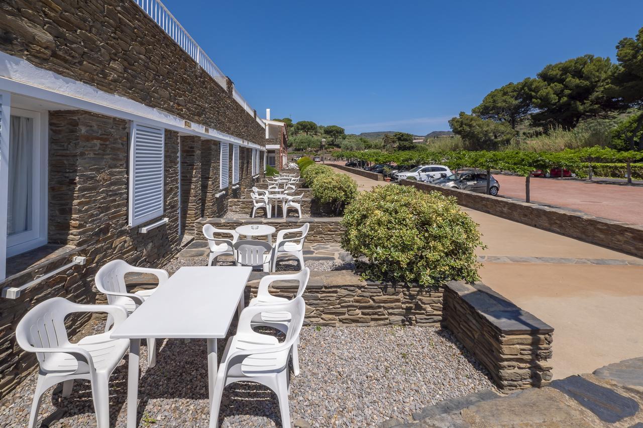 Hotel Calina Cadaques Bagian luar foto